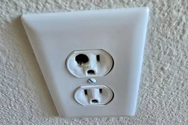 Electrical Outlet Replacement Services